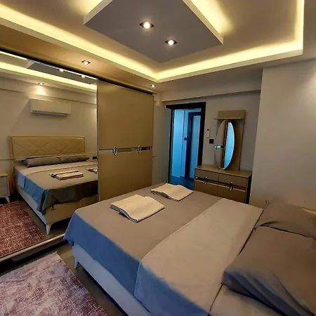 Turuncta Ozel Havuzlu Luks Marin 1 *