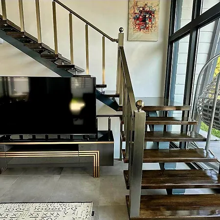 Turuncta Ozel Havuzlu Luks Marin 1 * マルマリス