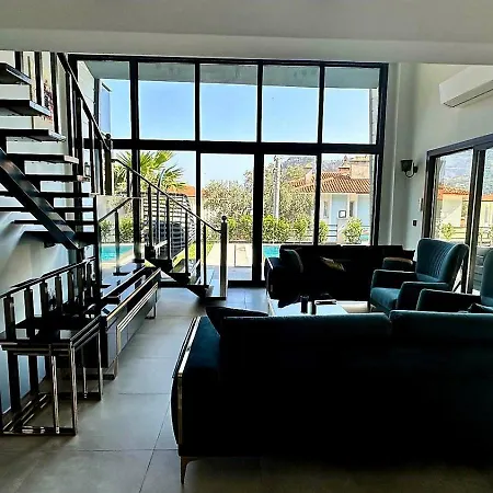 Turuncta Ozel Havuzlu Luks Marin 1 ヴィラ マルマリス