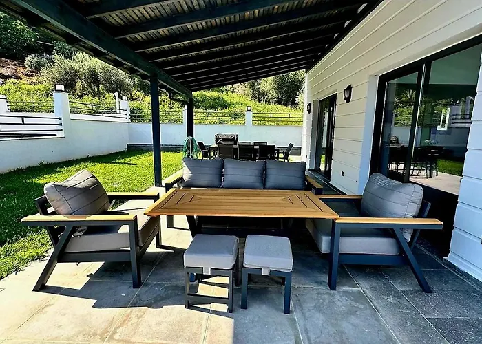 Turuncta Ozel Havuzlu Luks Marin 1 *