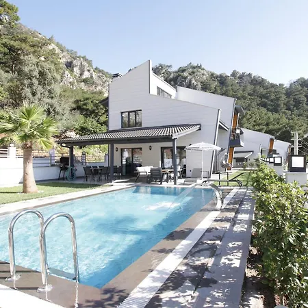 Villa Turuncta Ozel Havuzlu Luks Marin 1