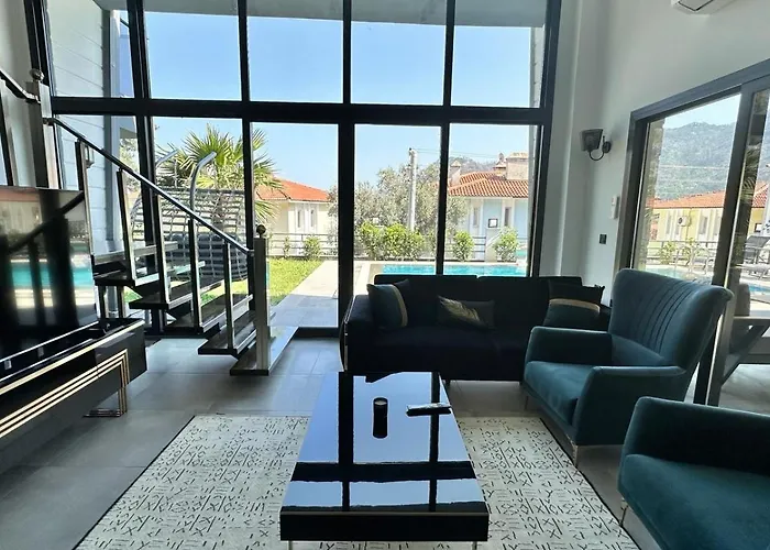 Turuncta Ozel Havuzlu Luks Marin 1 Μαρμαρίς