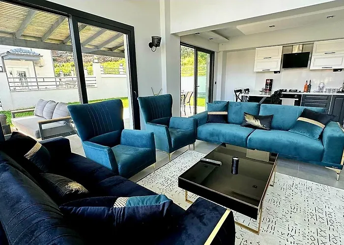 Turuncta Ozel Havuzlu Luks Marin 1